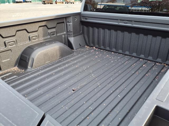 2025 GMC Sierra 1500 4WD CREW CAB 147  PRO