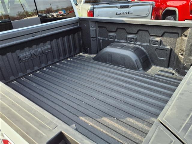 2025 GMC Sierra 1500 4WD CREW CAB 147  SLT