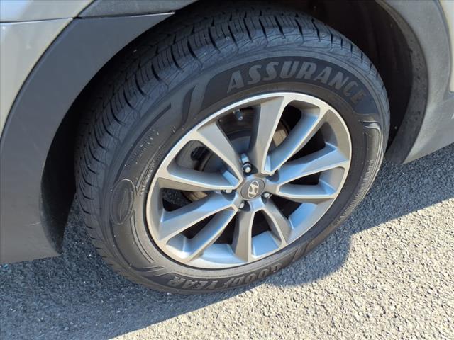 2017 Hyundai SANTA FE SE