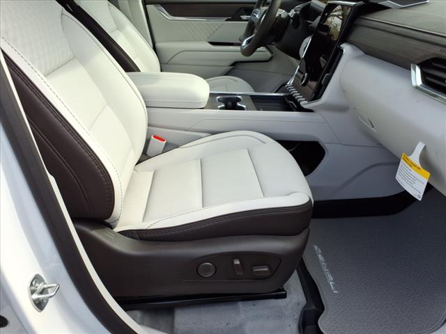 2025 GMC Acadia AWD 4DR DENALI