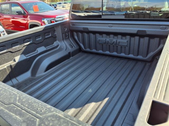 2025 GMC Canyon 4WD CREW CAB AT4