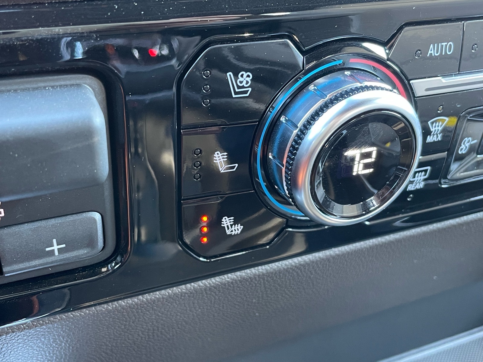 2026 GMC Sierra 1500 SLT - 9