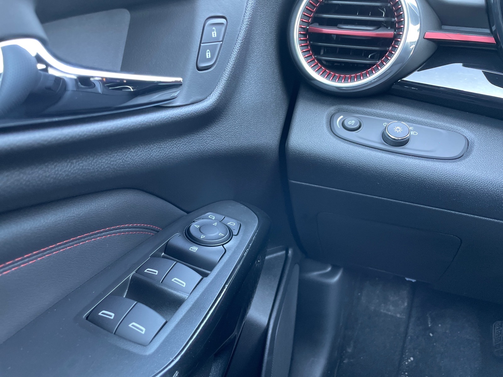 2026 Chevrolet Trax RS - 9