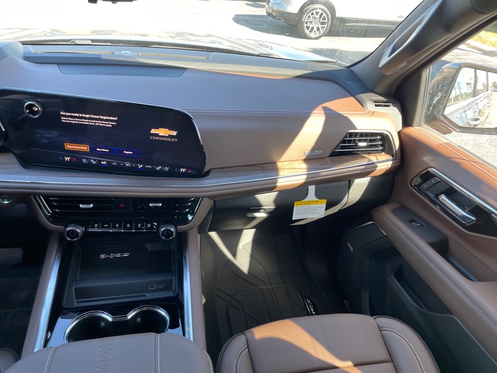 2026 Chevrolet Suburban High Country - 9