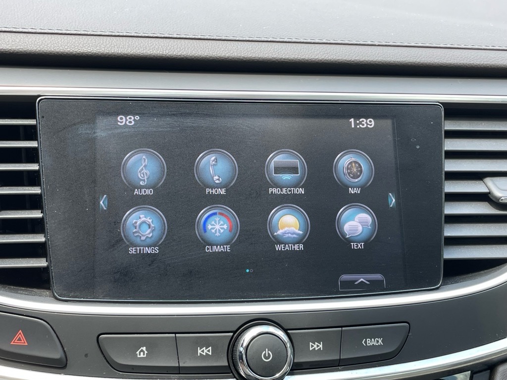 2017 Buick LaCrosse Essence - 10