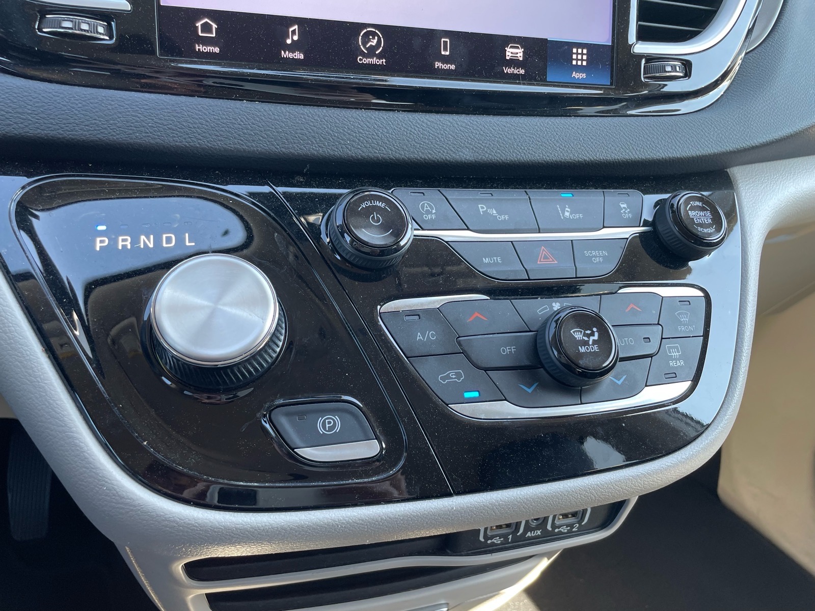 2023 Chrysler Pacifica Touring L - 11