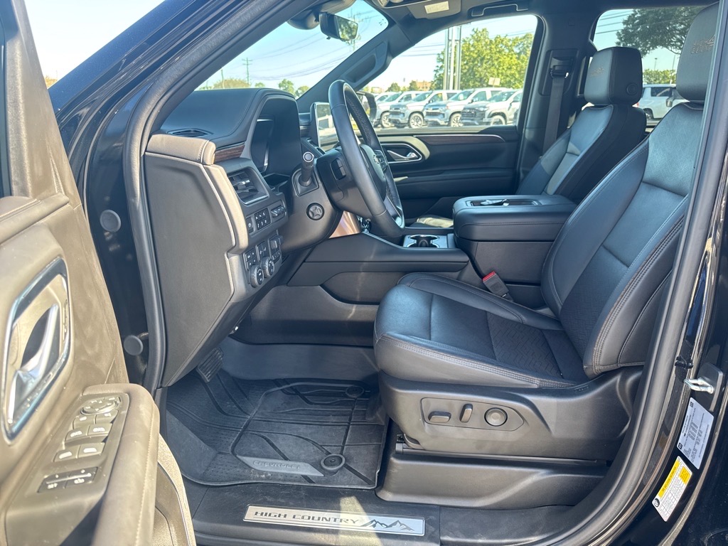 2023 Chevrolet Suburban High Country - 11