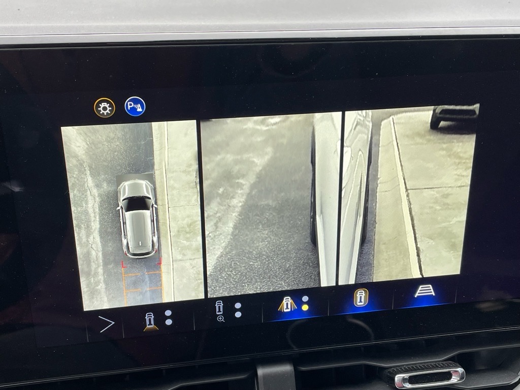 2025 Chevrolet Equinox LT White at Fairey Chevrolet