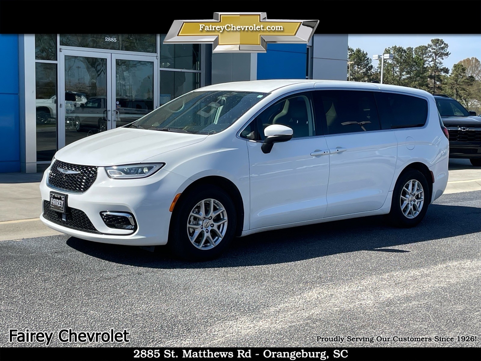 2023 Chrysler Pacifica Touring L - 0