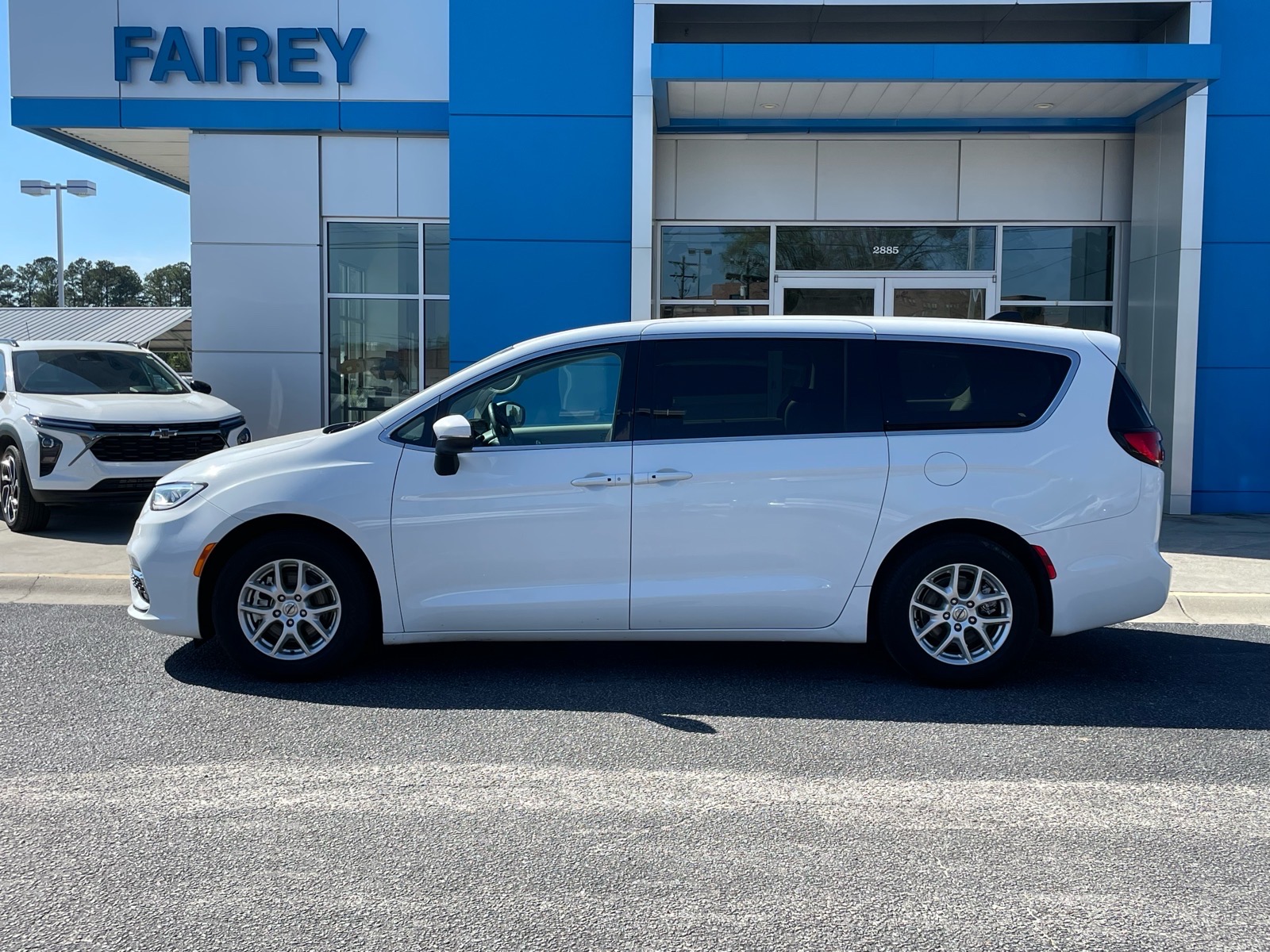 2023 Chrysler Pacifica Touring L - 1