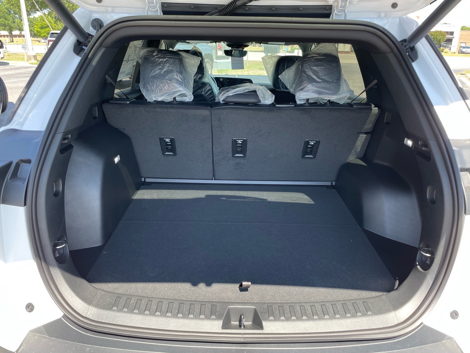 2026 Chevrolet Equinox LT Summit Whi at Fairey Chevrolet