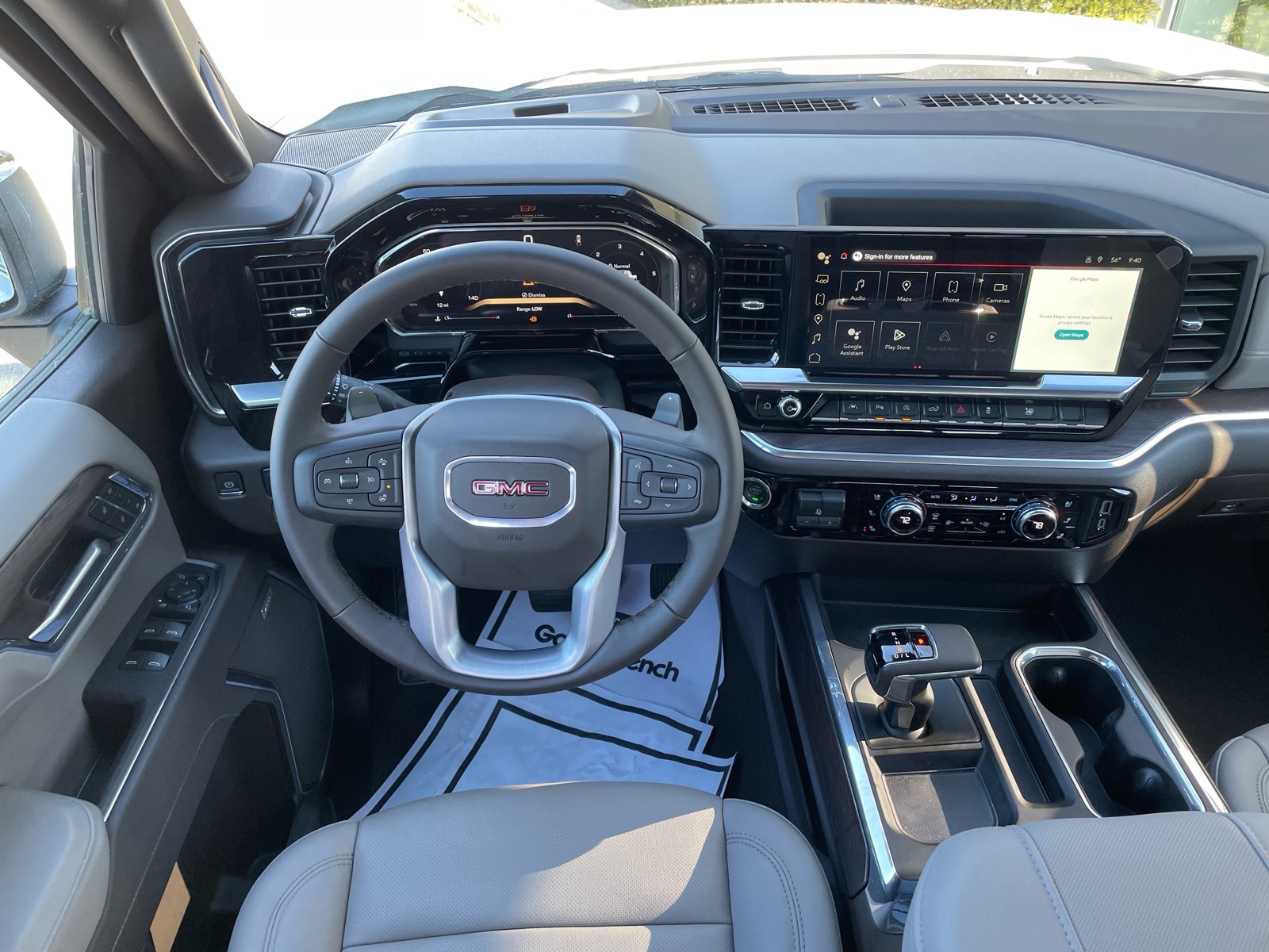 2026 GMC Sierra 1500 SLT - 3