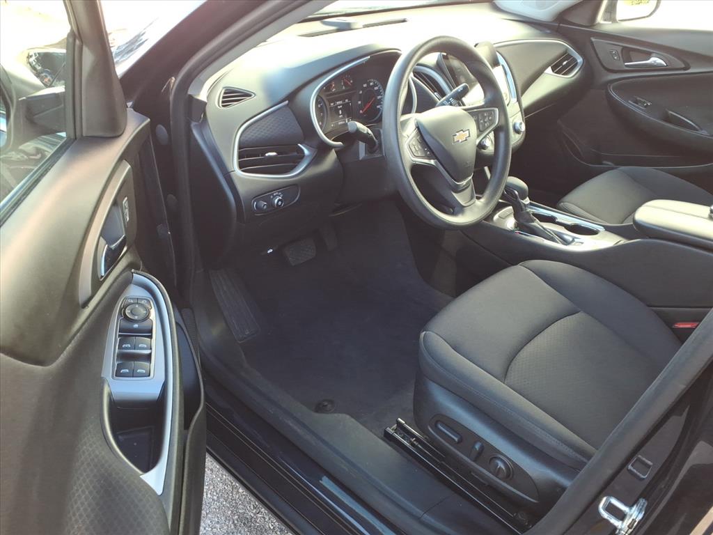 2023 Chevrolet Malibu LT - 3