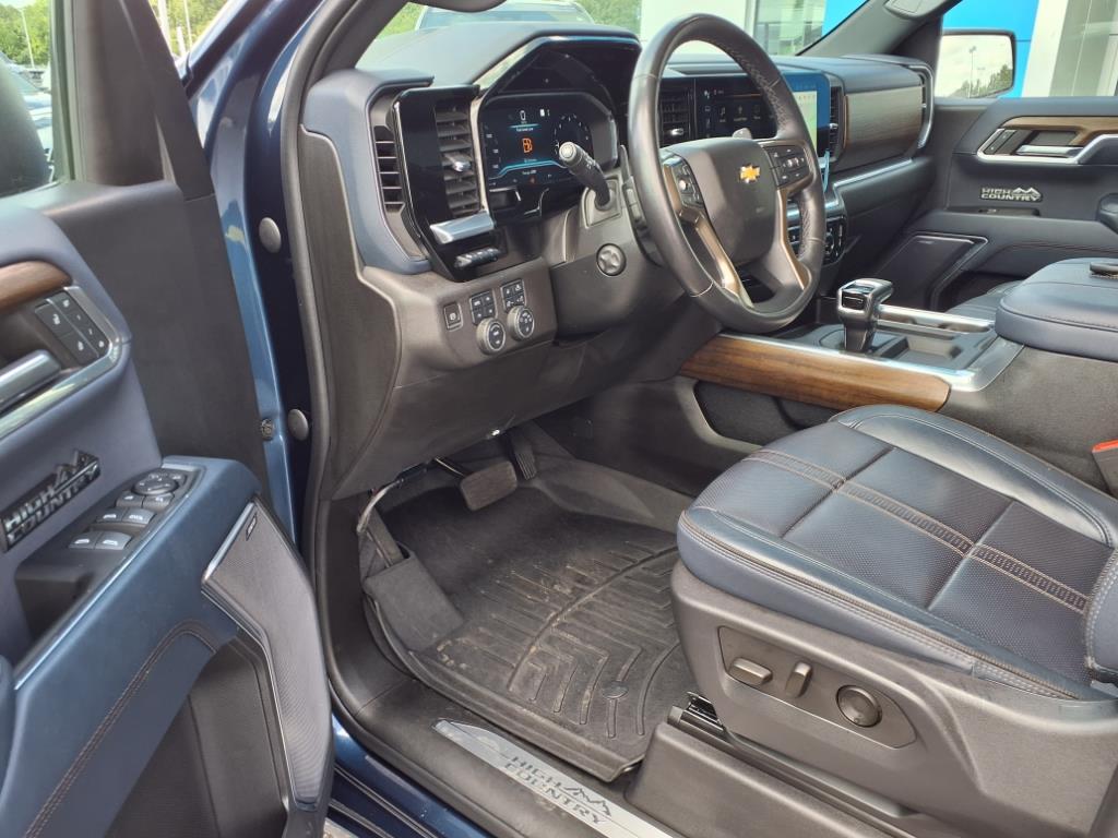 2023 Chevrolet Silverado 1500 High Country - 3