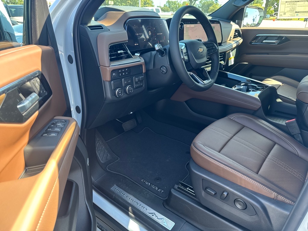 2026 Chevrolet Suburban High Country - 3