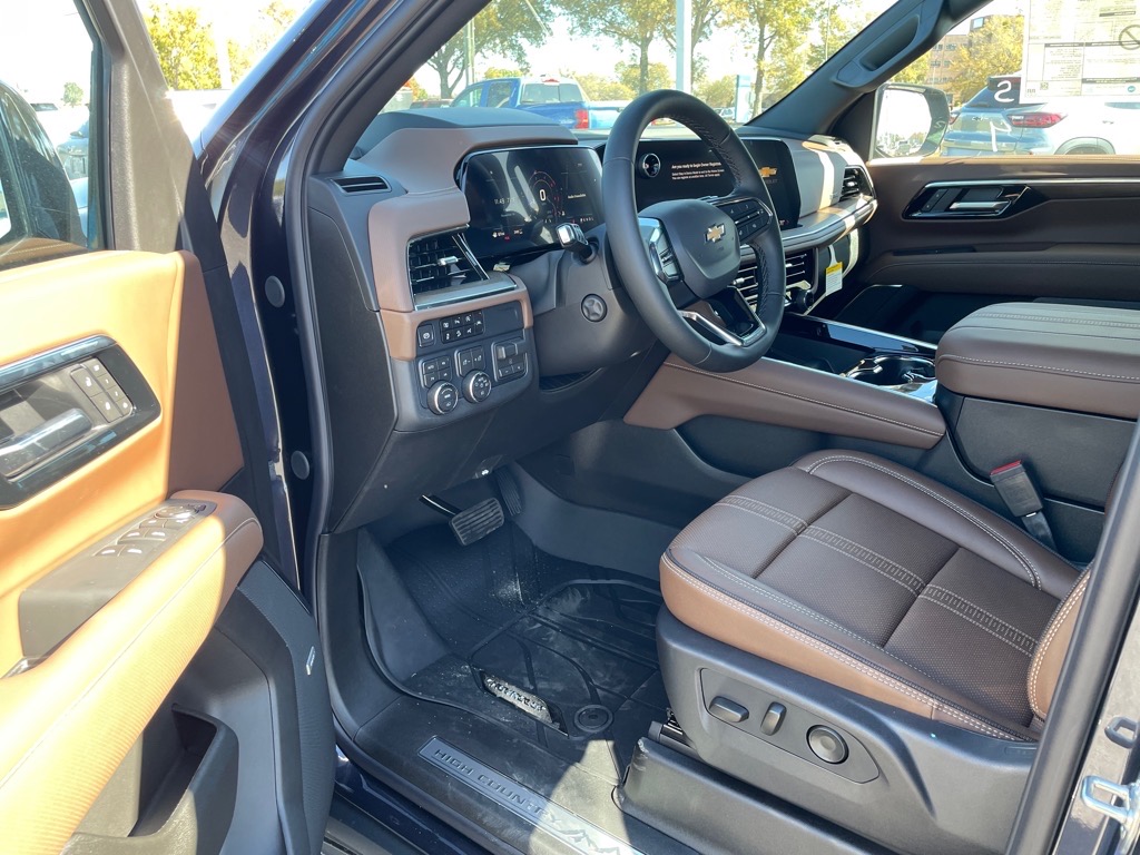 2026 Chevrolet Suburban High Country - 3