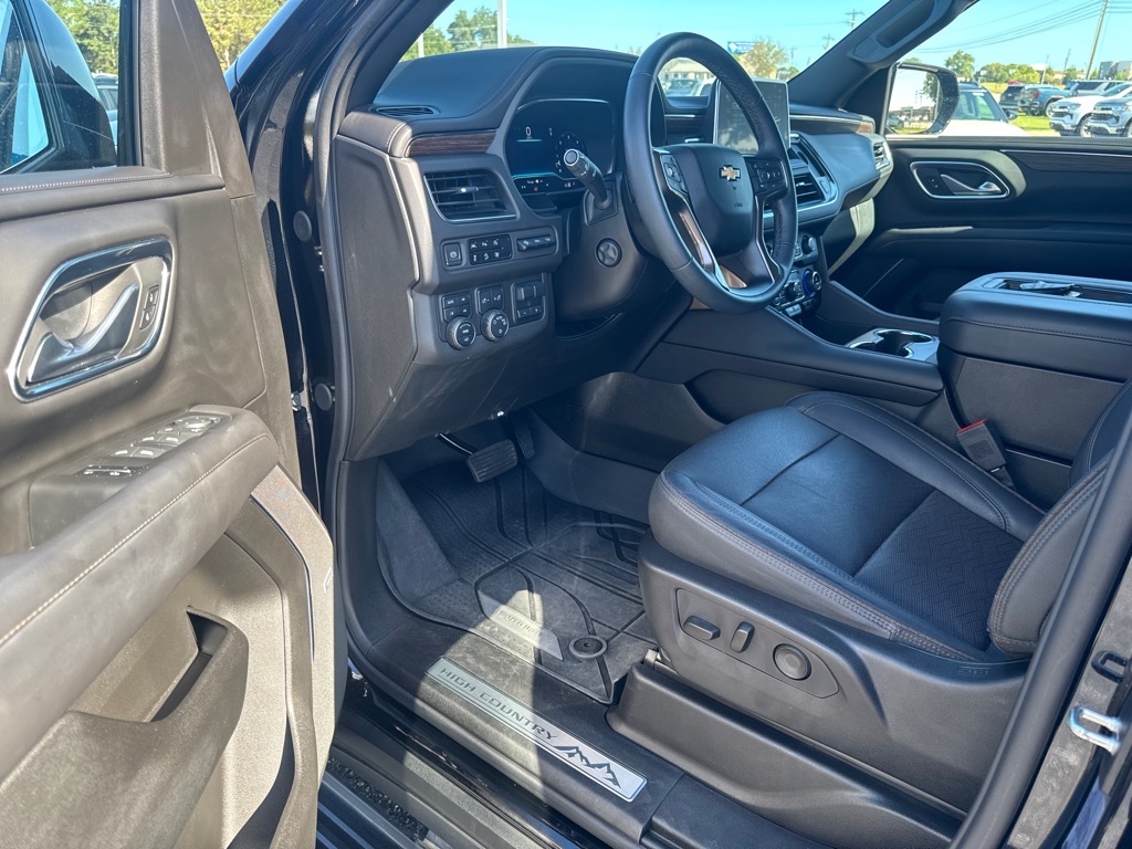 2023 Chevrolet Suburban High Country - 3