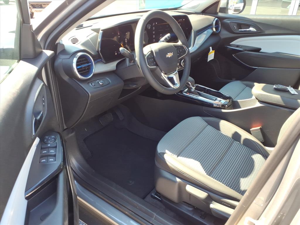 2025 Chevrolet Trax LT Gray at League City CDJR