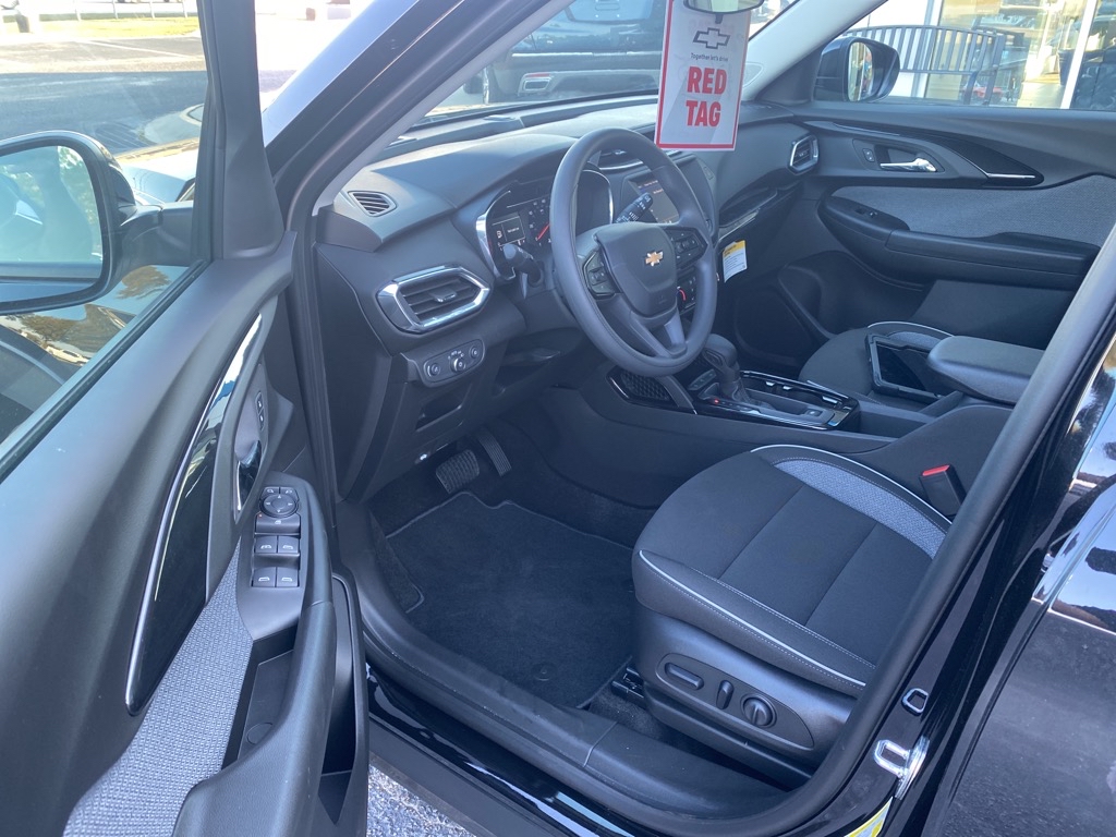 2023 Chevrolet Trailblazer LT - 3