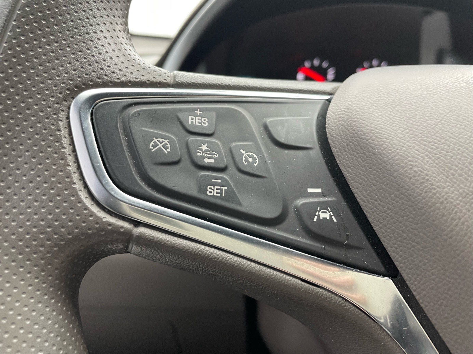 2023 Chevrolet Malibu LT - 4