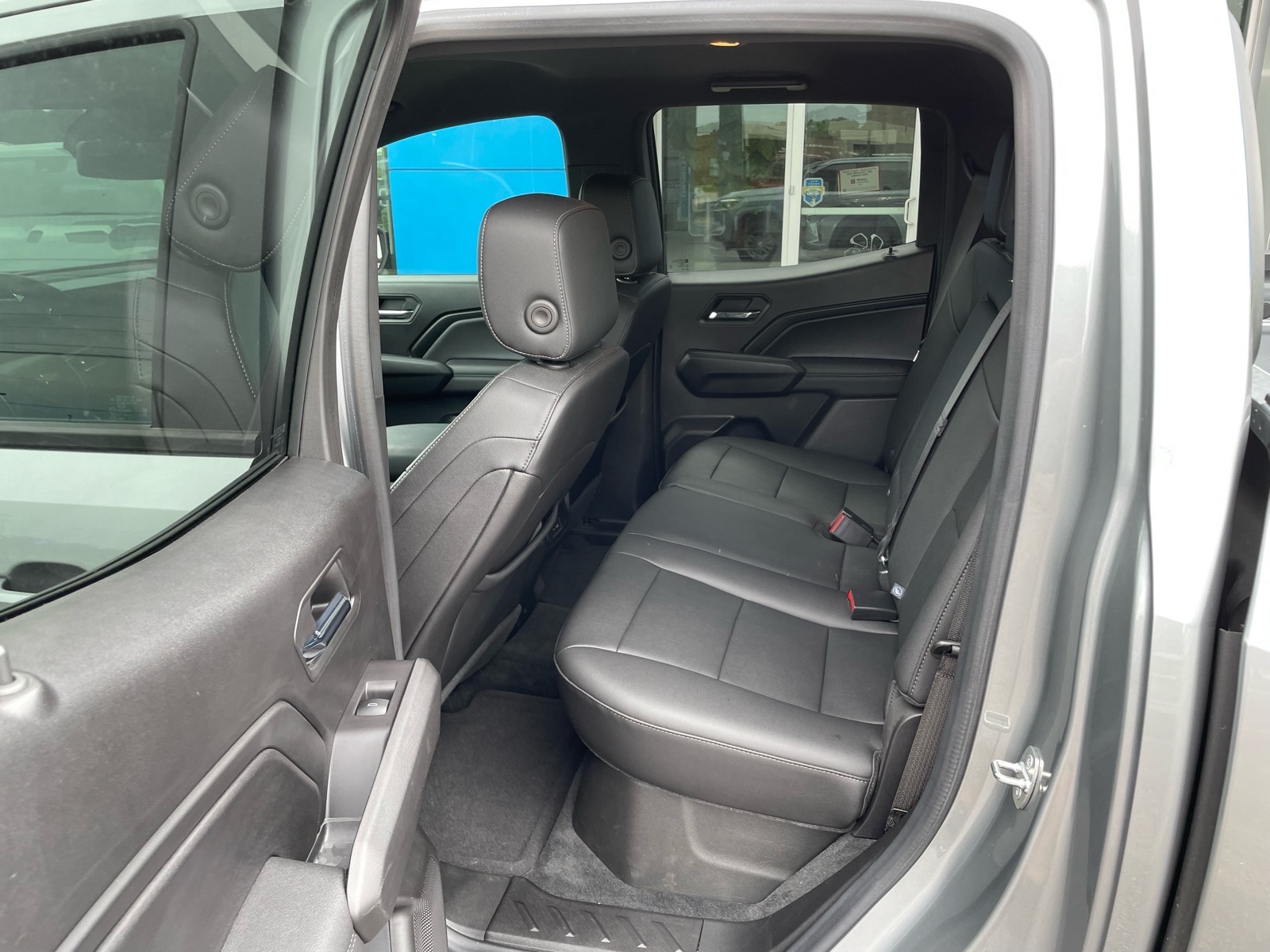 2023 Chevrolet Colorado LT - 4