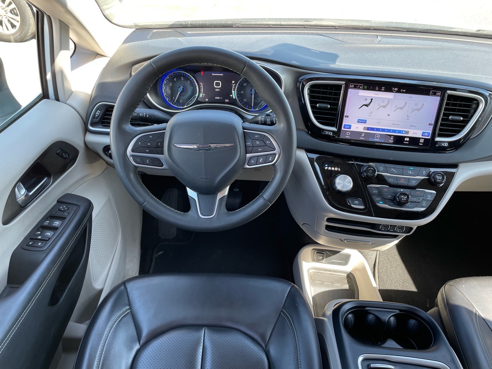 2023 Chrysler Pacifica Touring L - 4