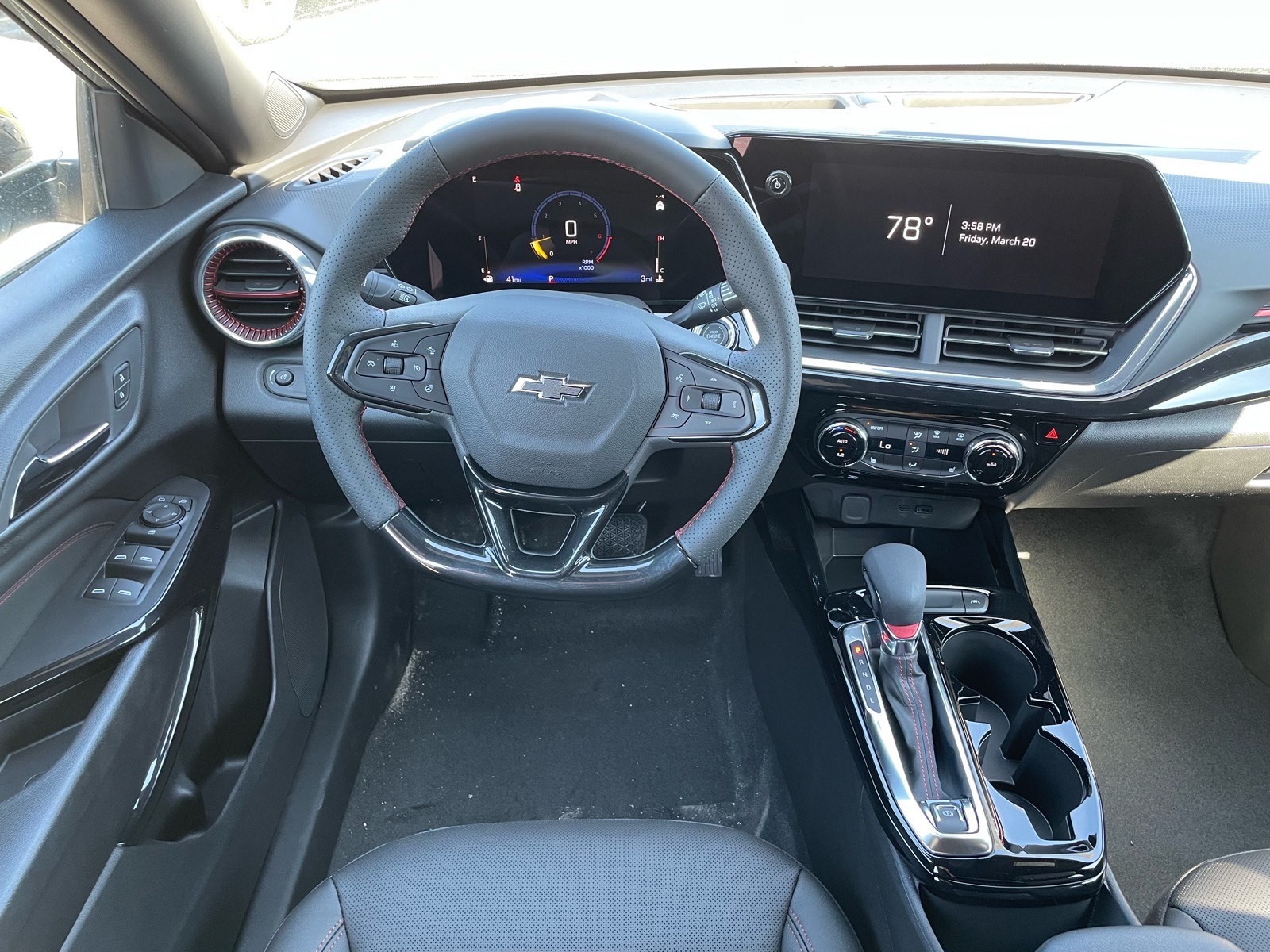 2026 Chevrolet Trax RS - 4