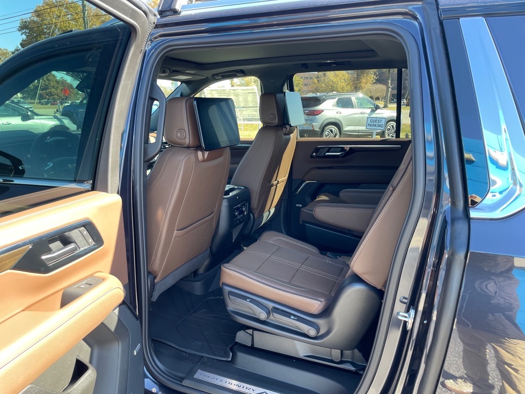 2026 Chevrolet Suburban High Country - 4