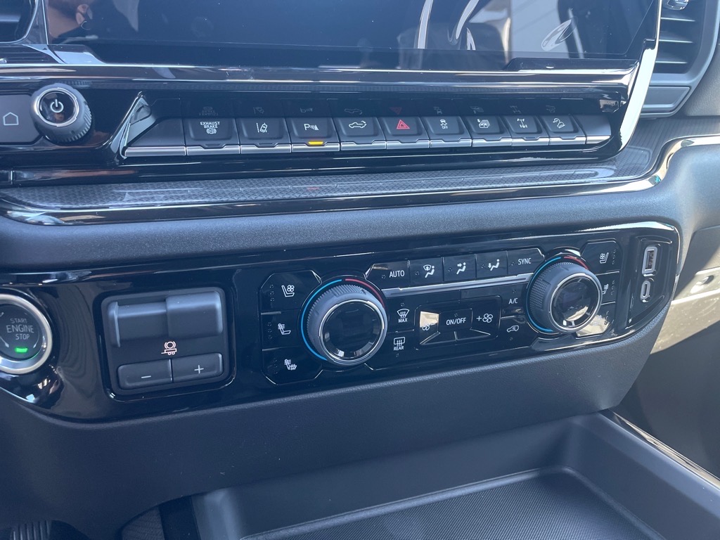 2026 Chevrolet Silverado 2500HD ZR2 - 4