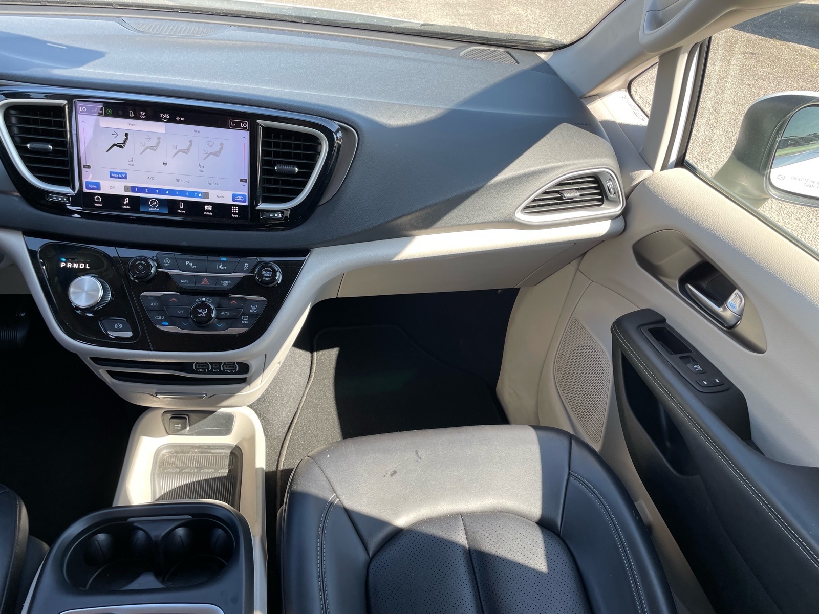 2023 Chrysler Pacifica Touring L - 5