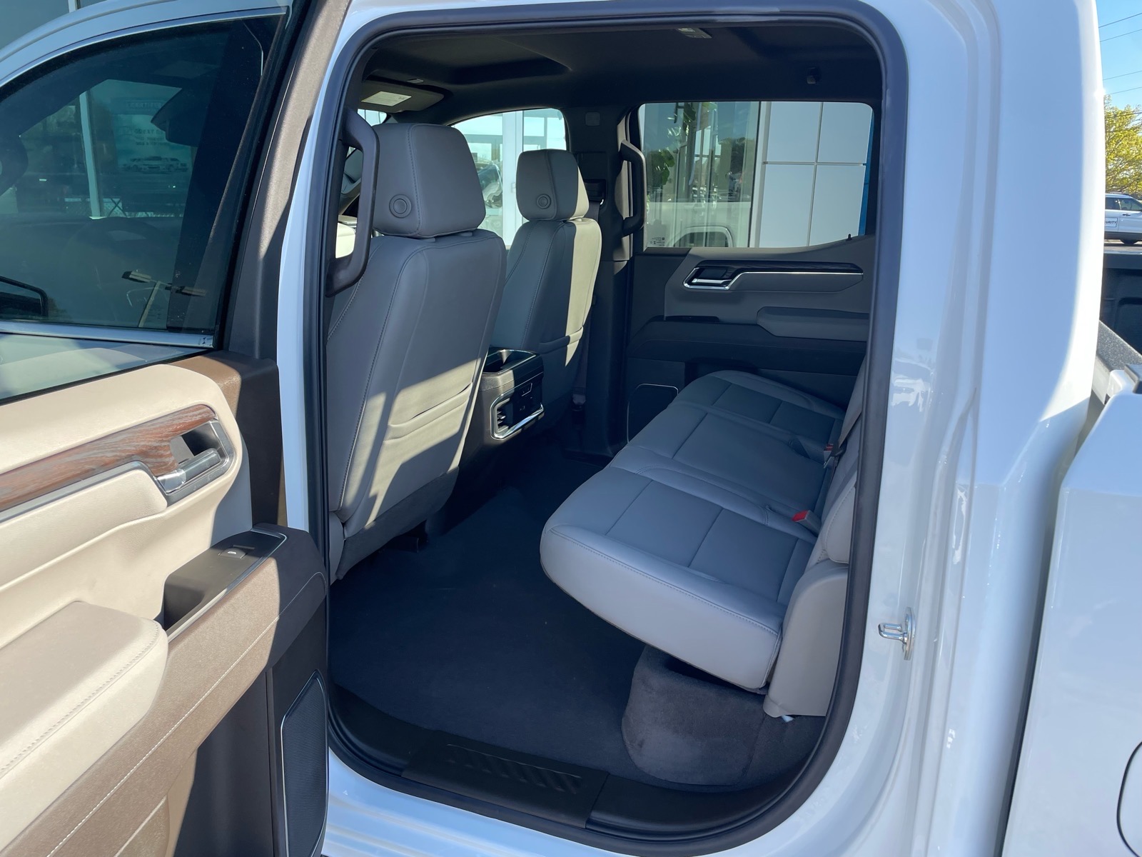 2026 GMC Sierra 1500 SLT - 5