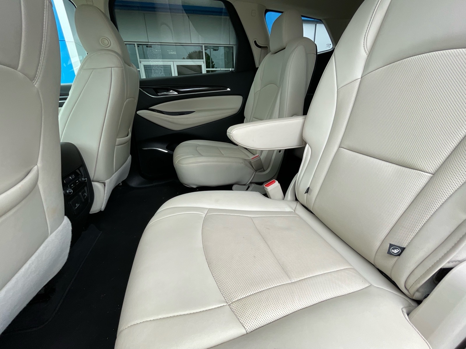 2023 Buick Enclave Essence - 5