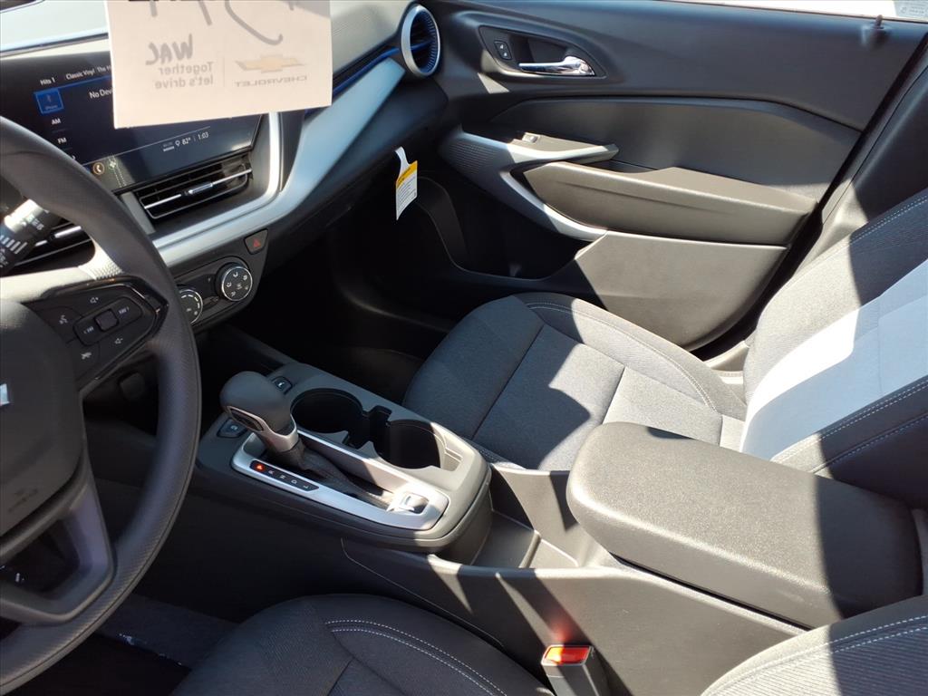 2026 Chevrolet Trax LS - 5