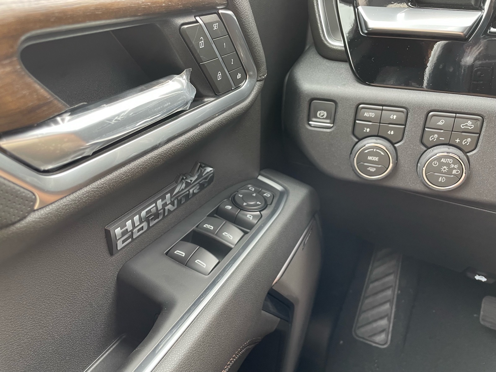 2026 Chevrolet Silverado 1500 High Country Polar Whit at Fairey Chevrolet