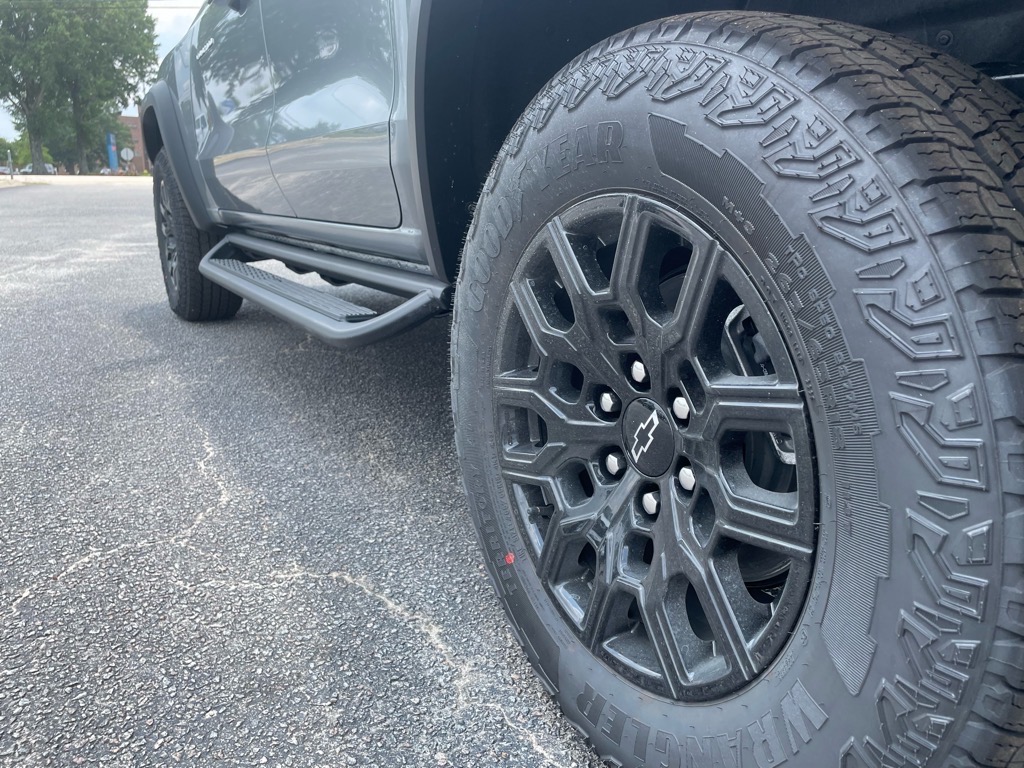 2025 Chevrolet Colorado Trail Boss - 6