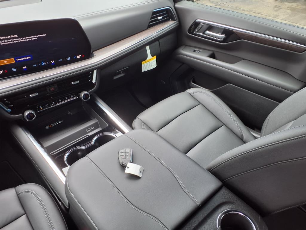 2025 Chevrolet Suburban LT - 6