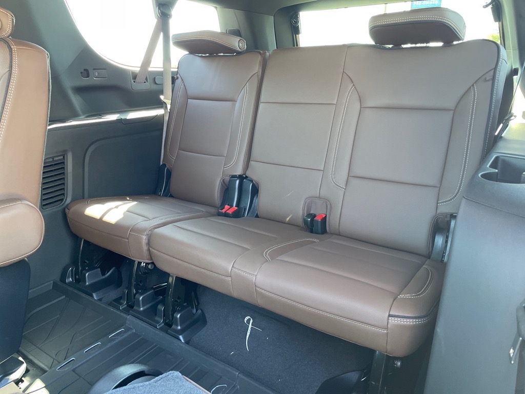 2026 Chevrolet Suburban High Country - 6