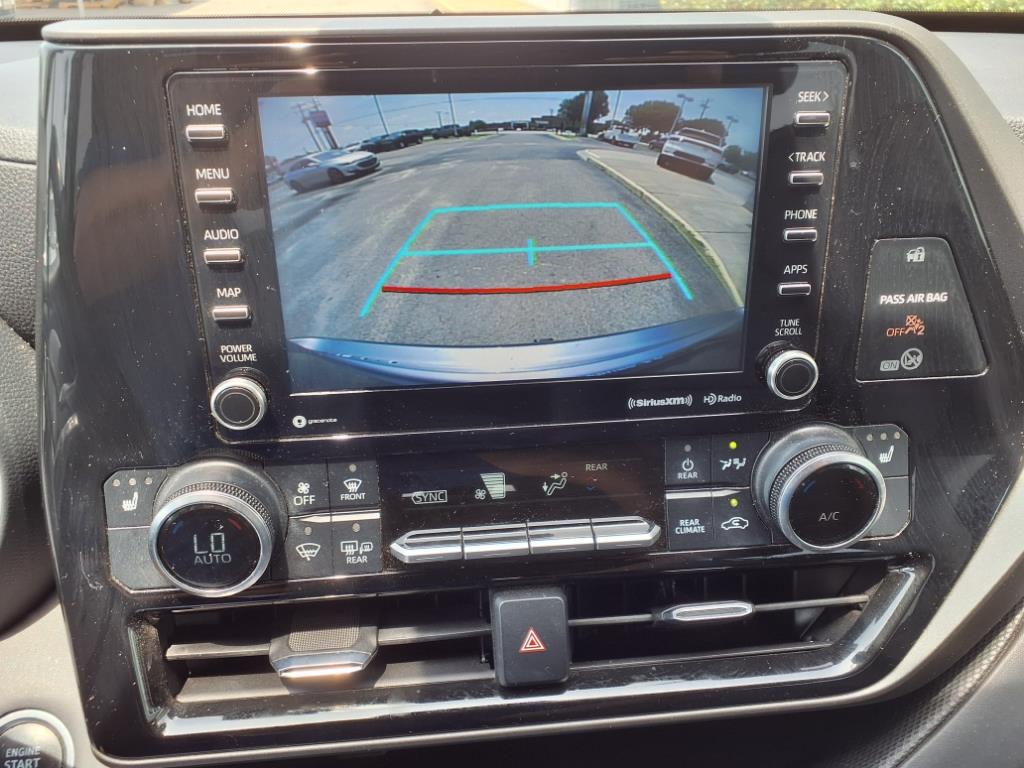 2021 Toyota Highlander XLE - 6