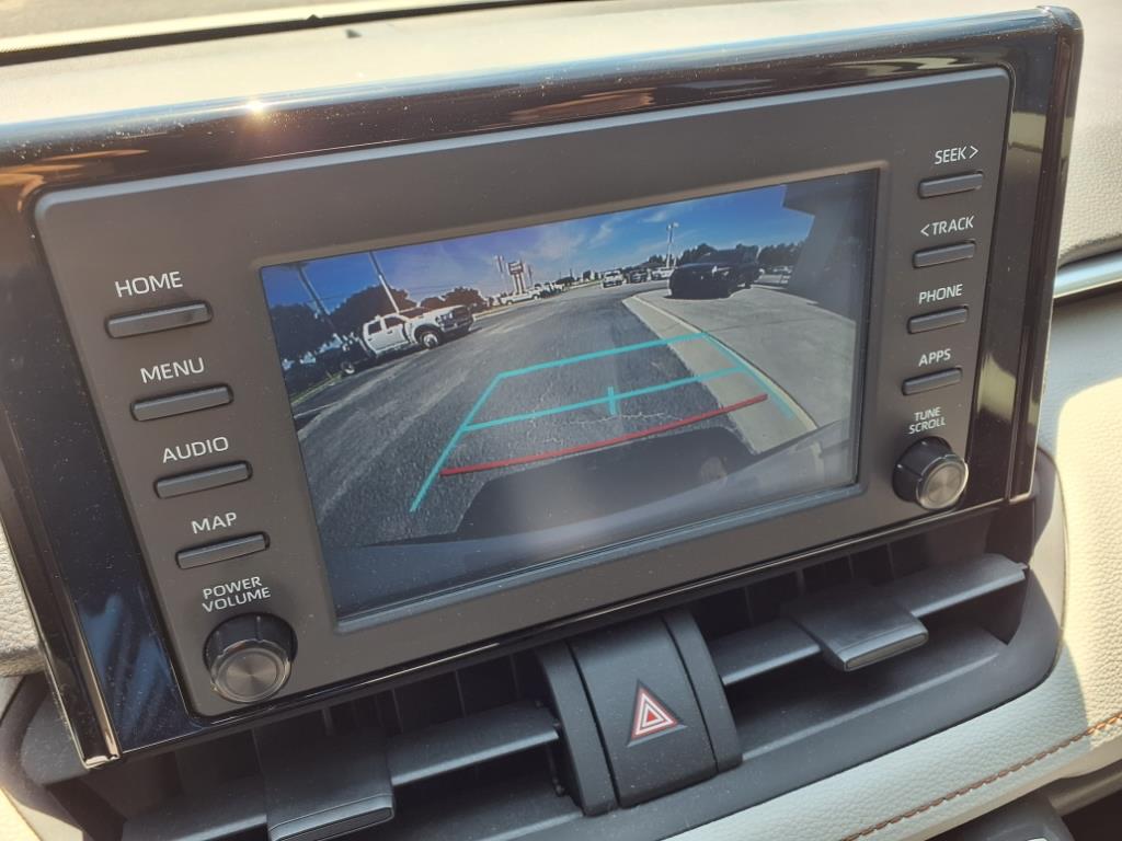 2019 Toyota RAV4 XLE - 6