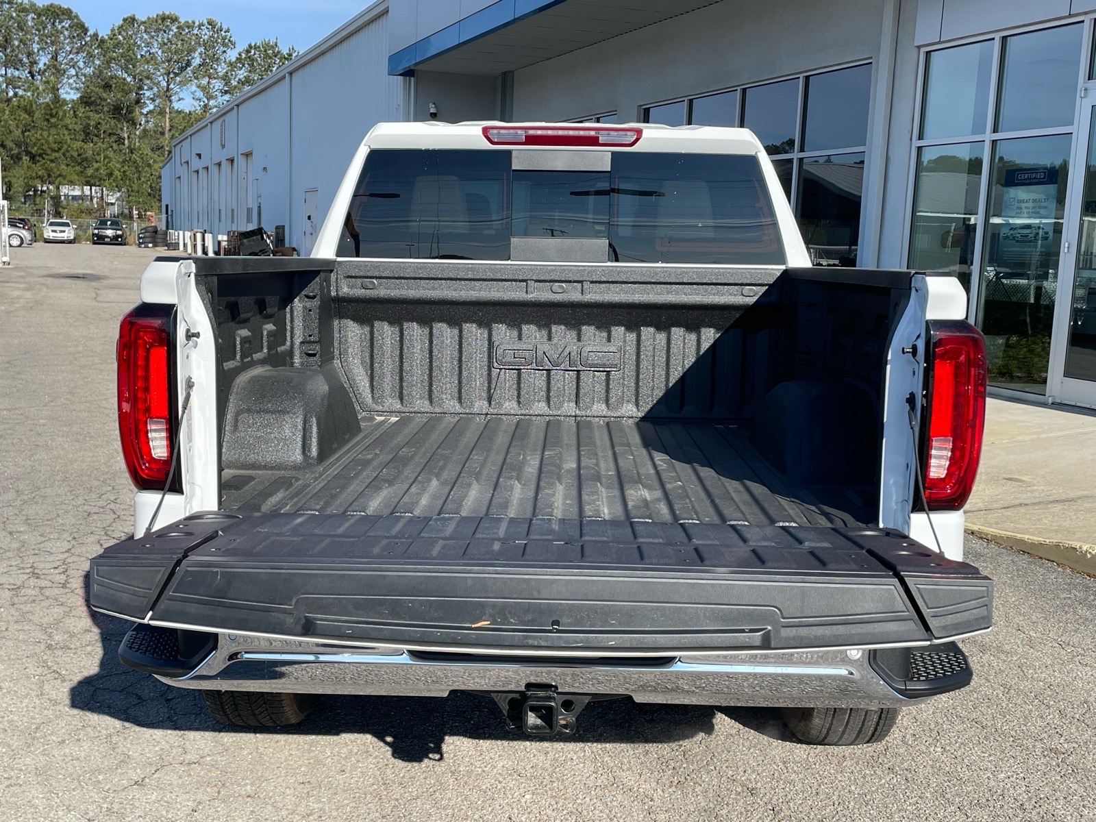 2026 GMC Sierra 1500 SLT - 7