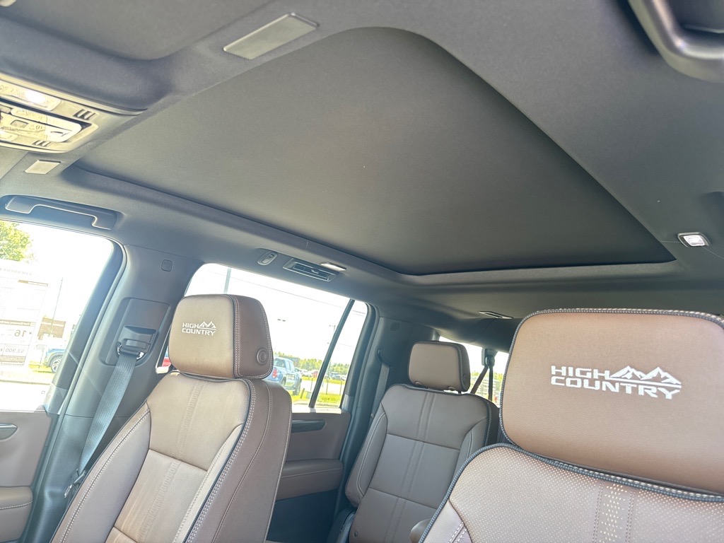 2026 Chevrolet Suburban High Country - 7