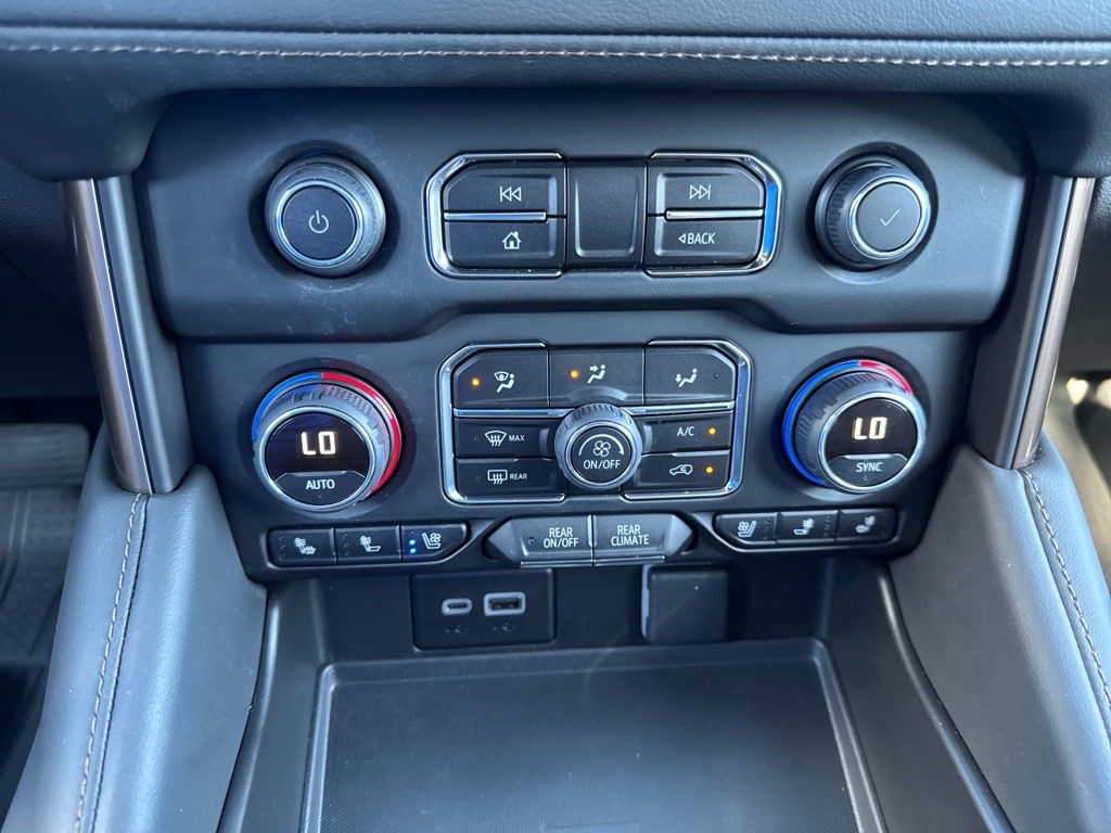 2023 Chevrolet Suburban High Country - 7