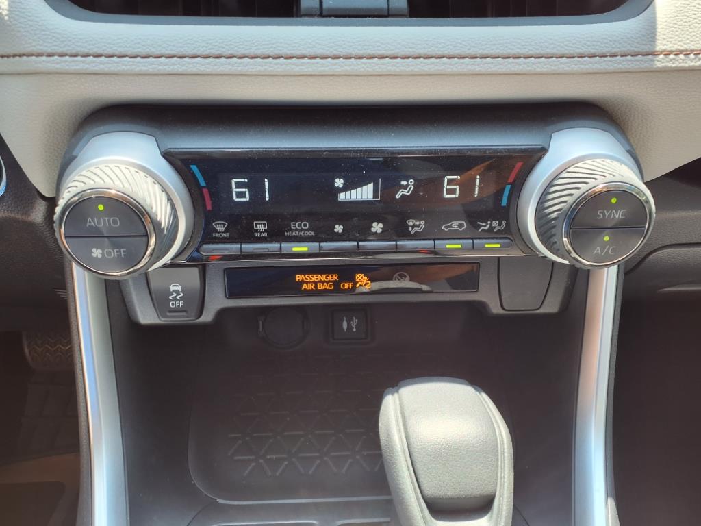 2019 Toyota RAV4 XLE - 7