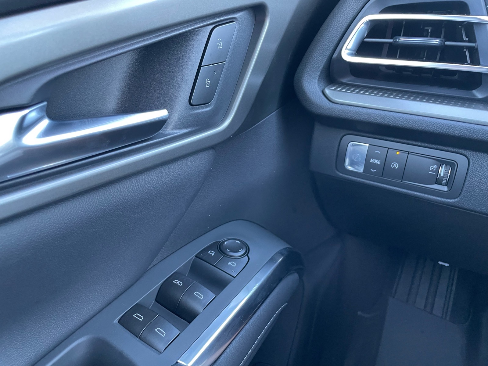 2026 Chevrolet Traverse LT - 8