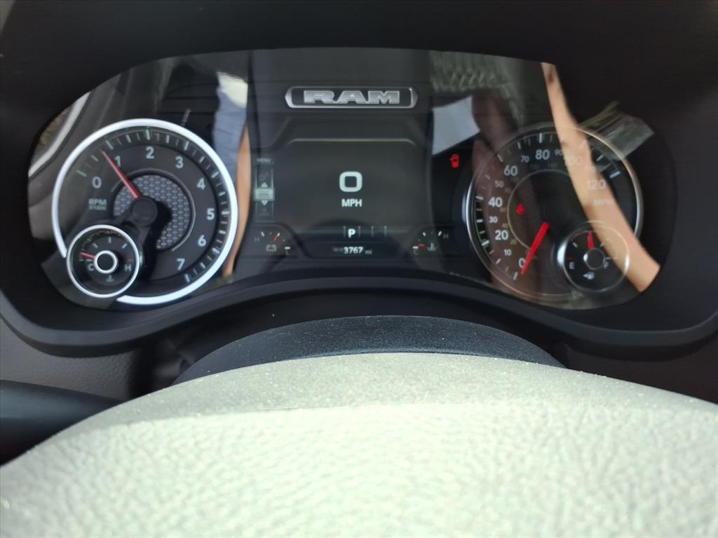 2025 Ram 1500 Big Horn Crew Cab 4x4 5'7" Box