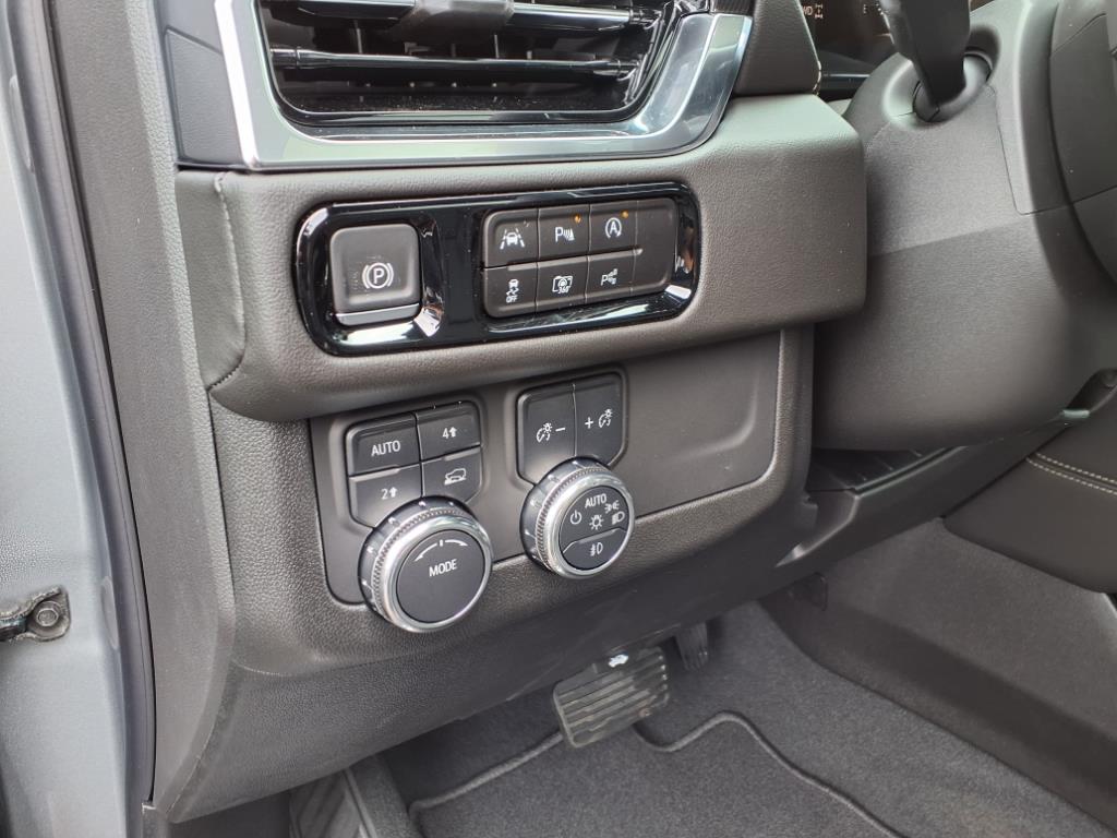 2025 GMC Yukon Elevation