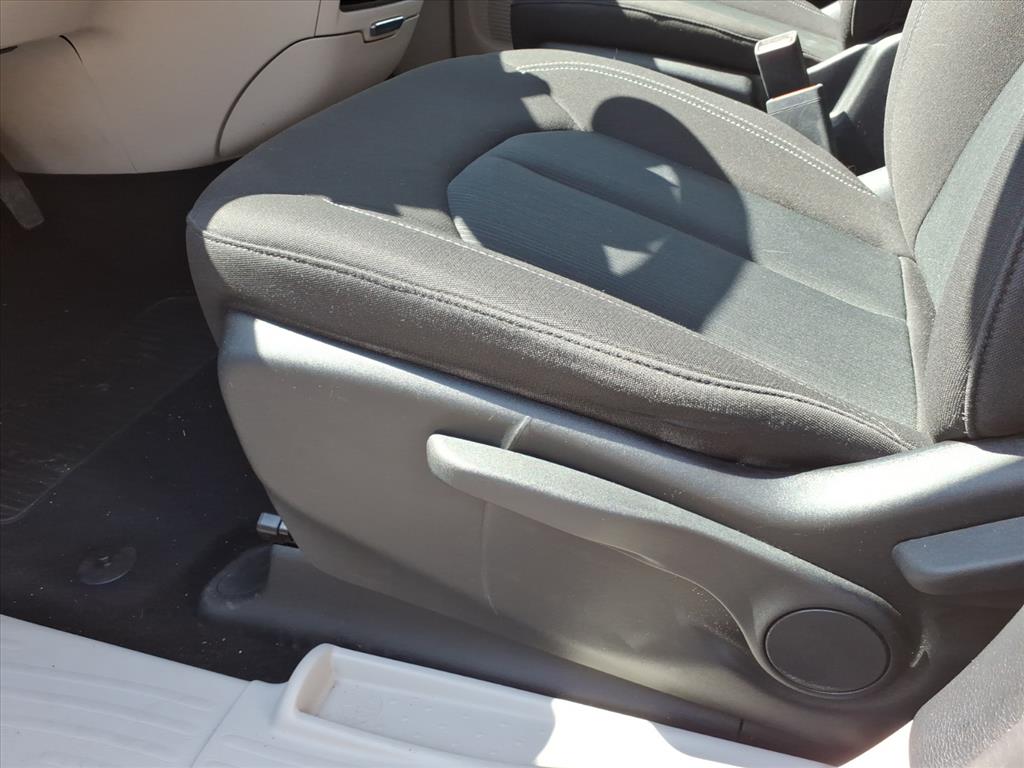 2021 Chrysler Voyager L