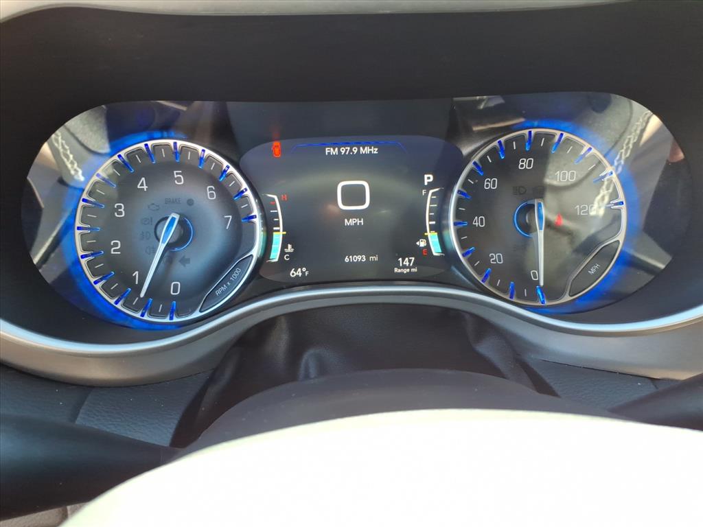 2025 Chrysler Pacifica Select
