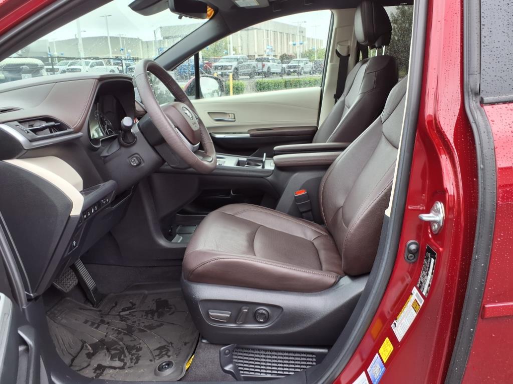 2024 Toyota Sienna Platinum 7-Passenger