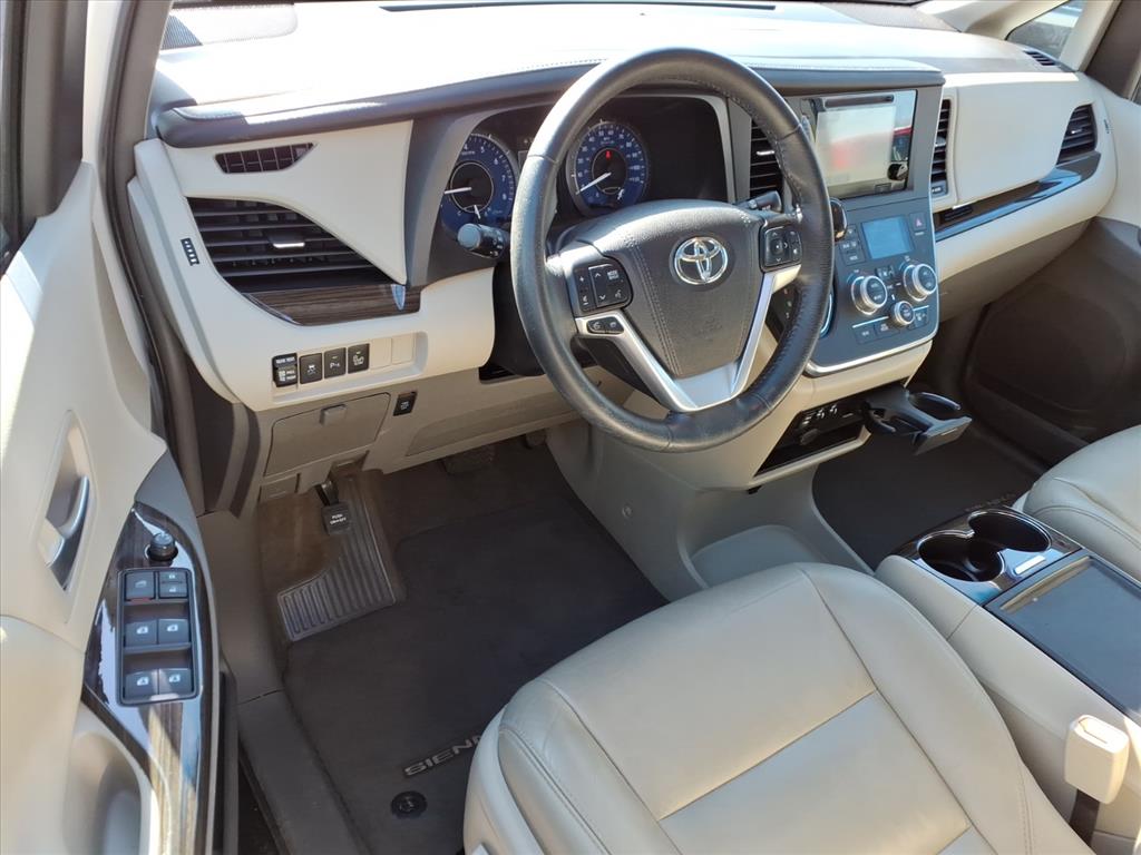 2017 Toyota Sienna XLE 7 Passenger